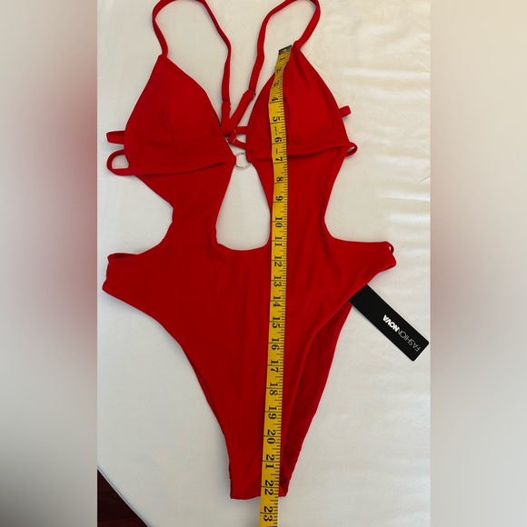 FASHION NOVA Crystal Strappy 1 pc swimsuit - Picture 6 of 9